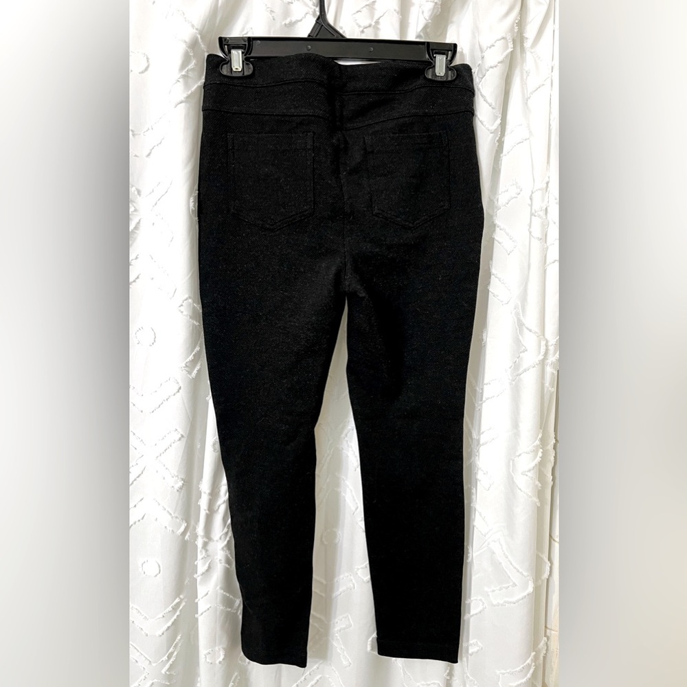 ATHLETA WOMENS STRETCHY SIZE 6 PANTS ZIPPERED POCKETS IN FRONT GREAT CONDITION
